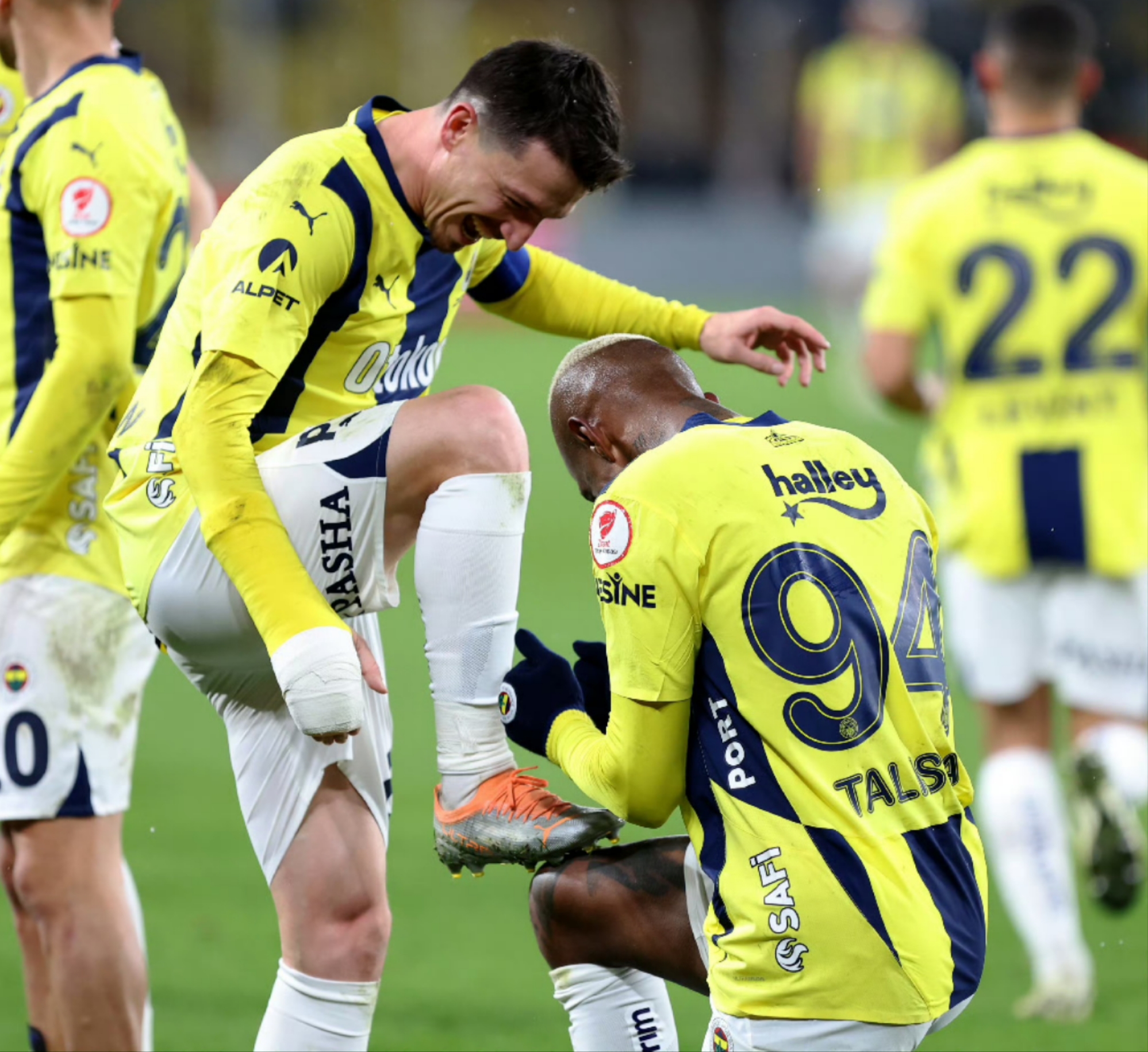 德国杯赛前再迎强敌，费耶诺德手感冰凉，主帅态度：引发热议，阵容厚度经受考验的简单介绍-开云在线入口